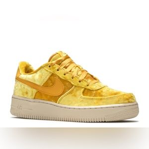 NIKE Velvet Air Force 1 Low